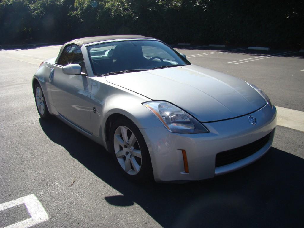 2004 Nissan 350Z Enthusiast Roadster Salvage title