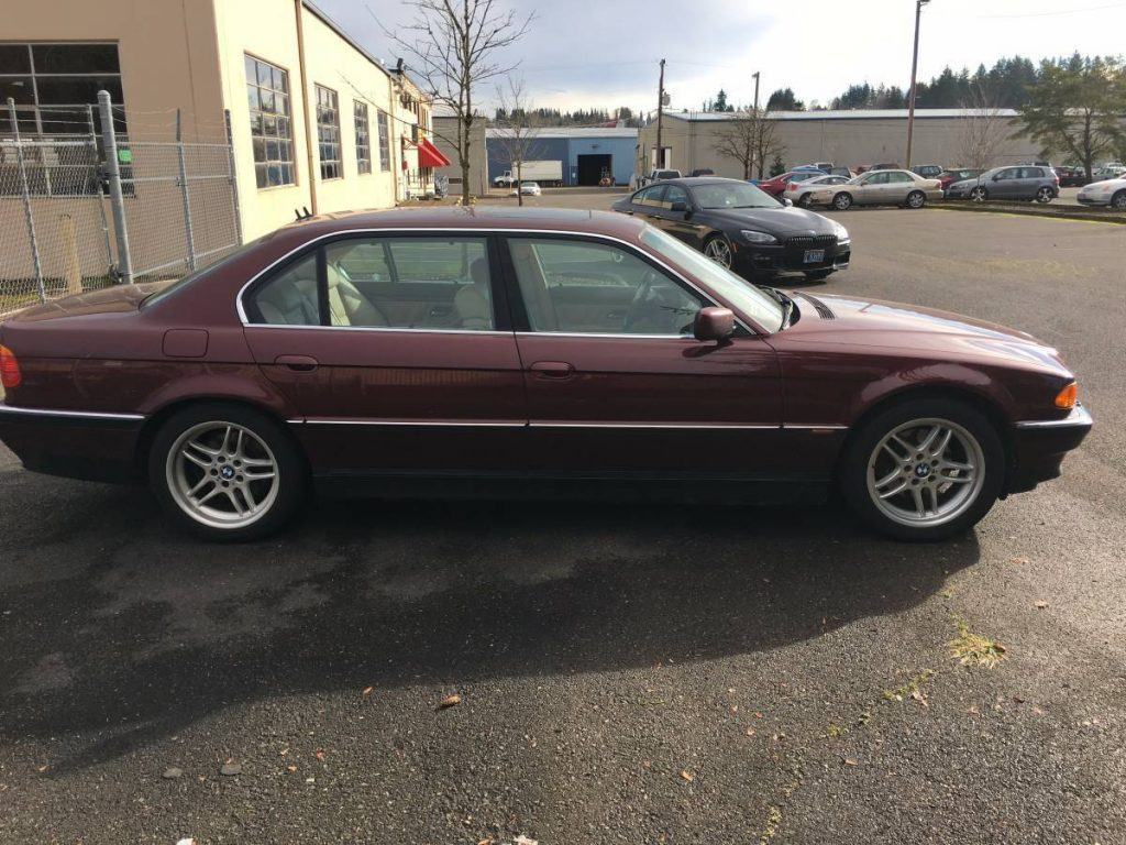 2000 BMW 740il with Salvage title