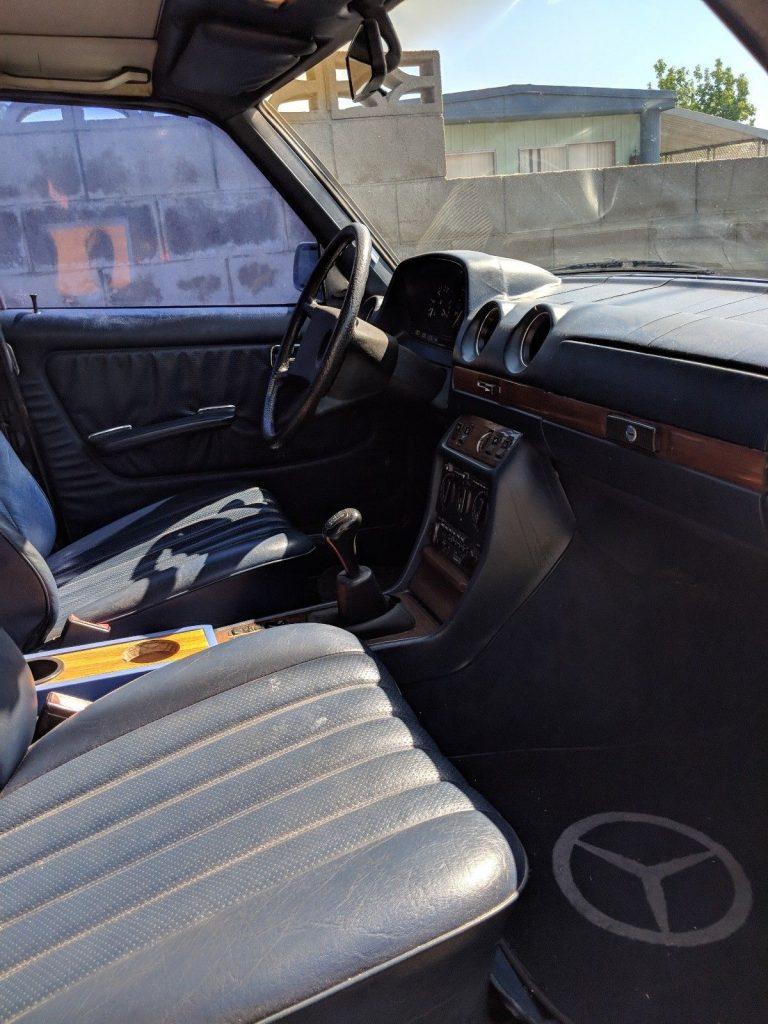 VERY NICE 1983 Mercedes Benz 200 Series