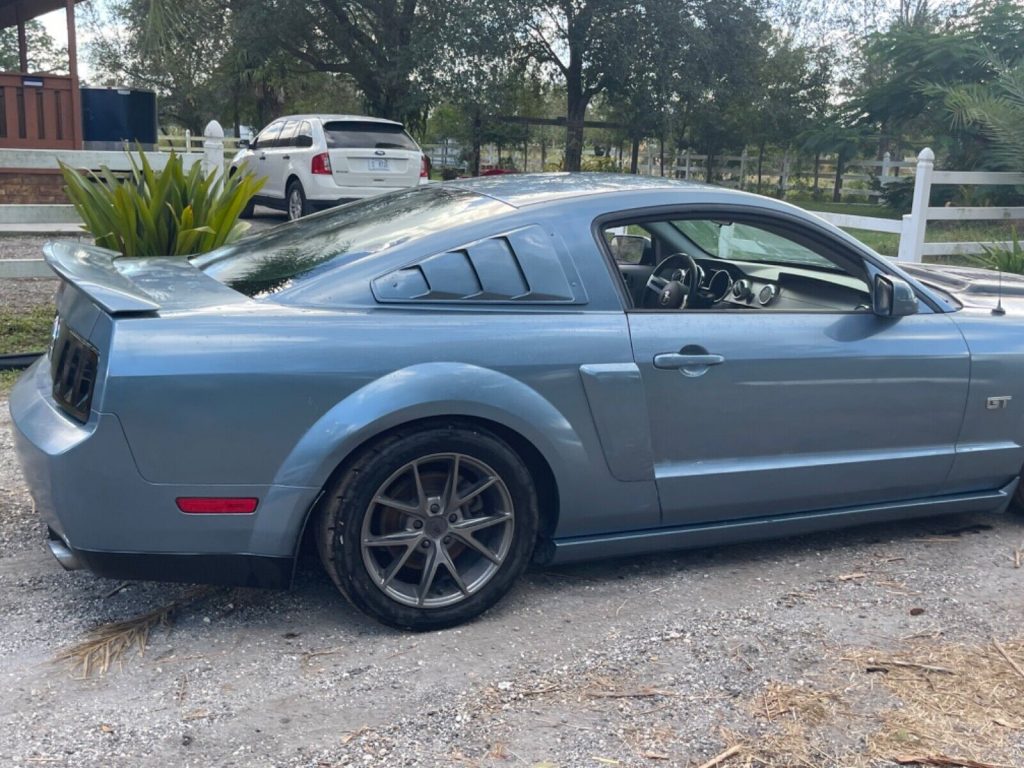 2006 Ford Mustang GT Project CAR RUNS Strong